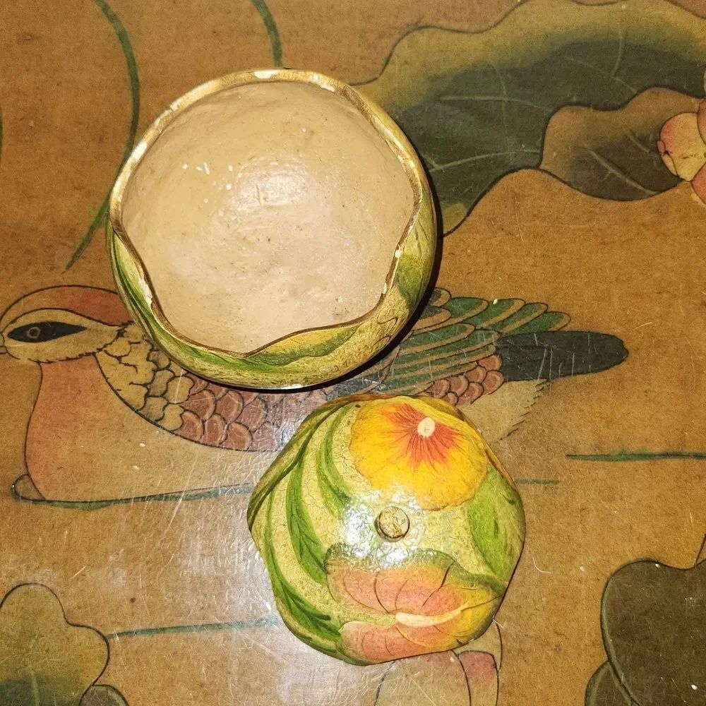 Gourd Tropical Trinket Box - Picture 4 of 5